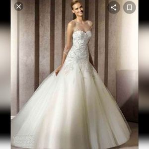 Wedding gown
